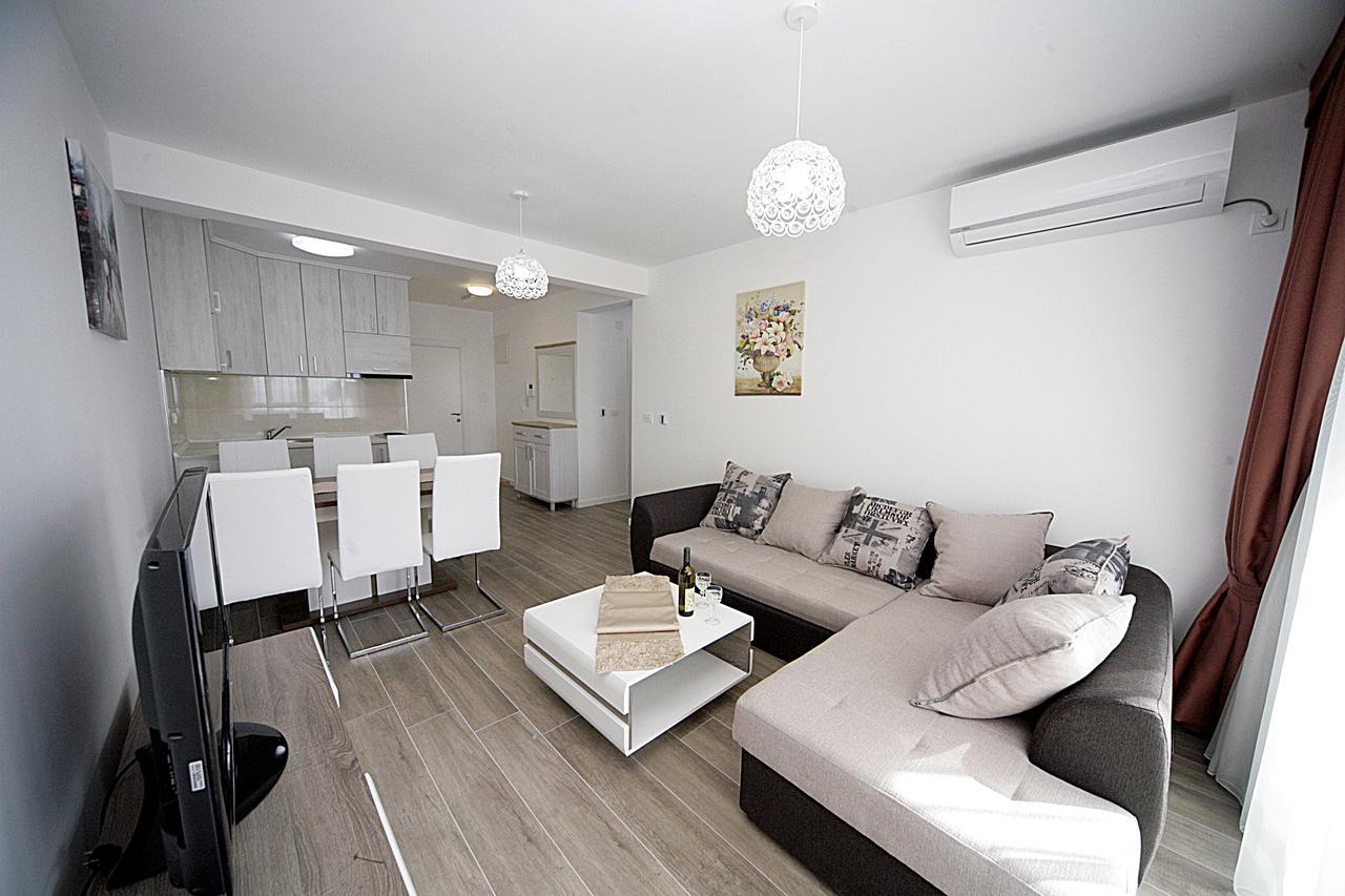 Sea Star Apartment Dobra Voda Eksteriør billede