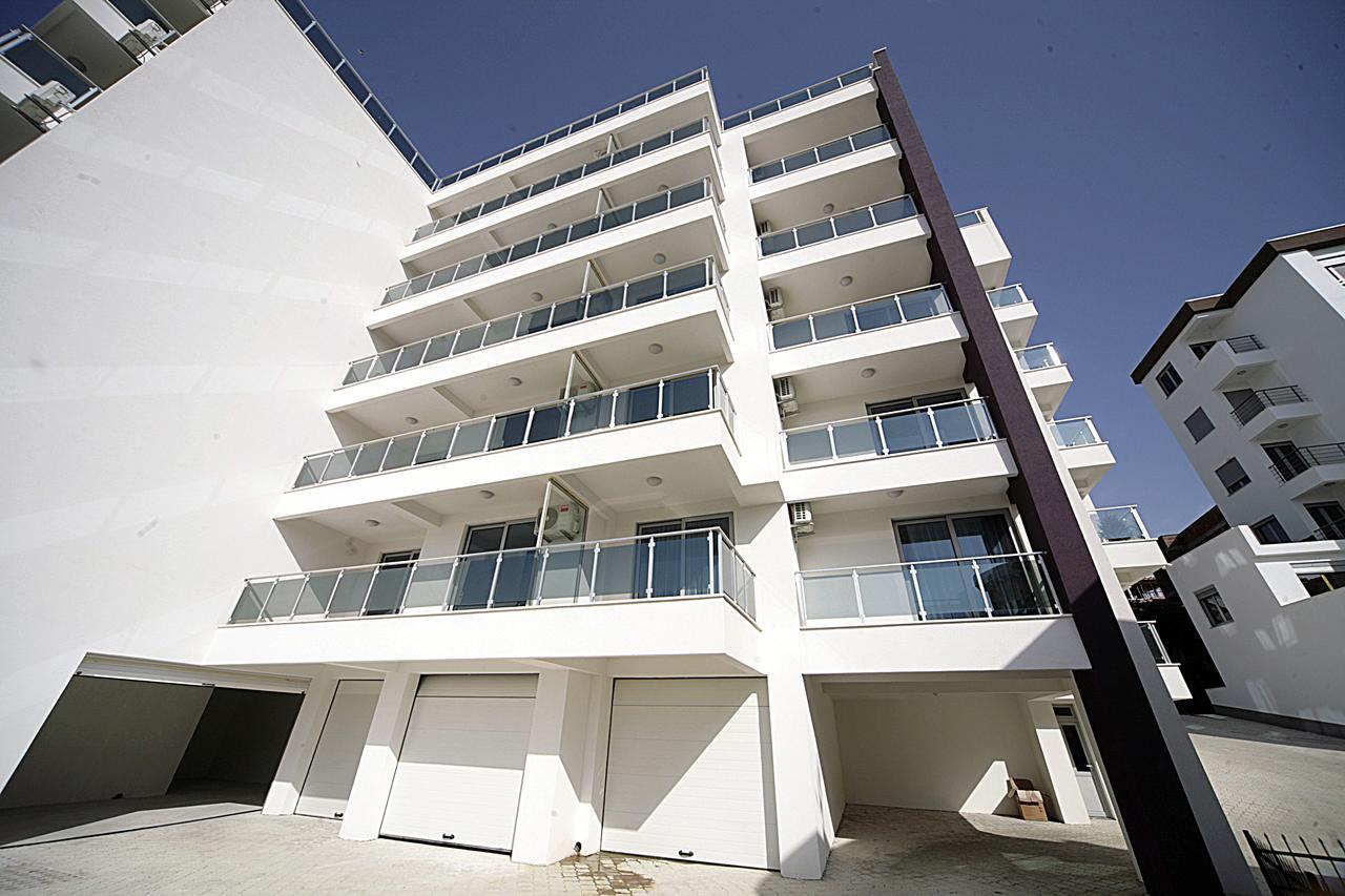 Sea Star Apartment Dobra Voda Eksteriør billede