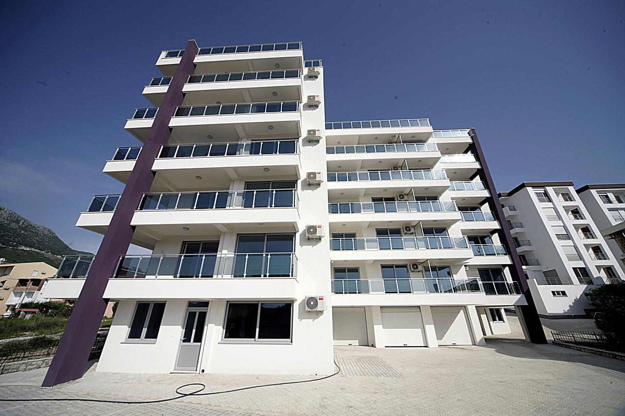 Sea Star Apartment Dobra Voda Eksteriør billede
