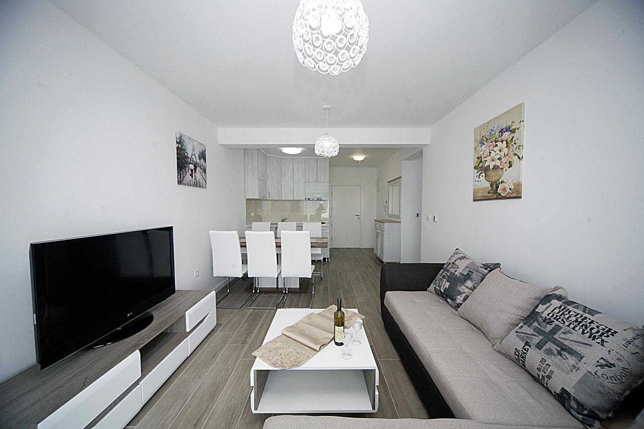 Sea Star Apartment Dobra Voda Eksteriør billede