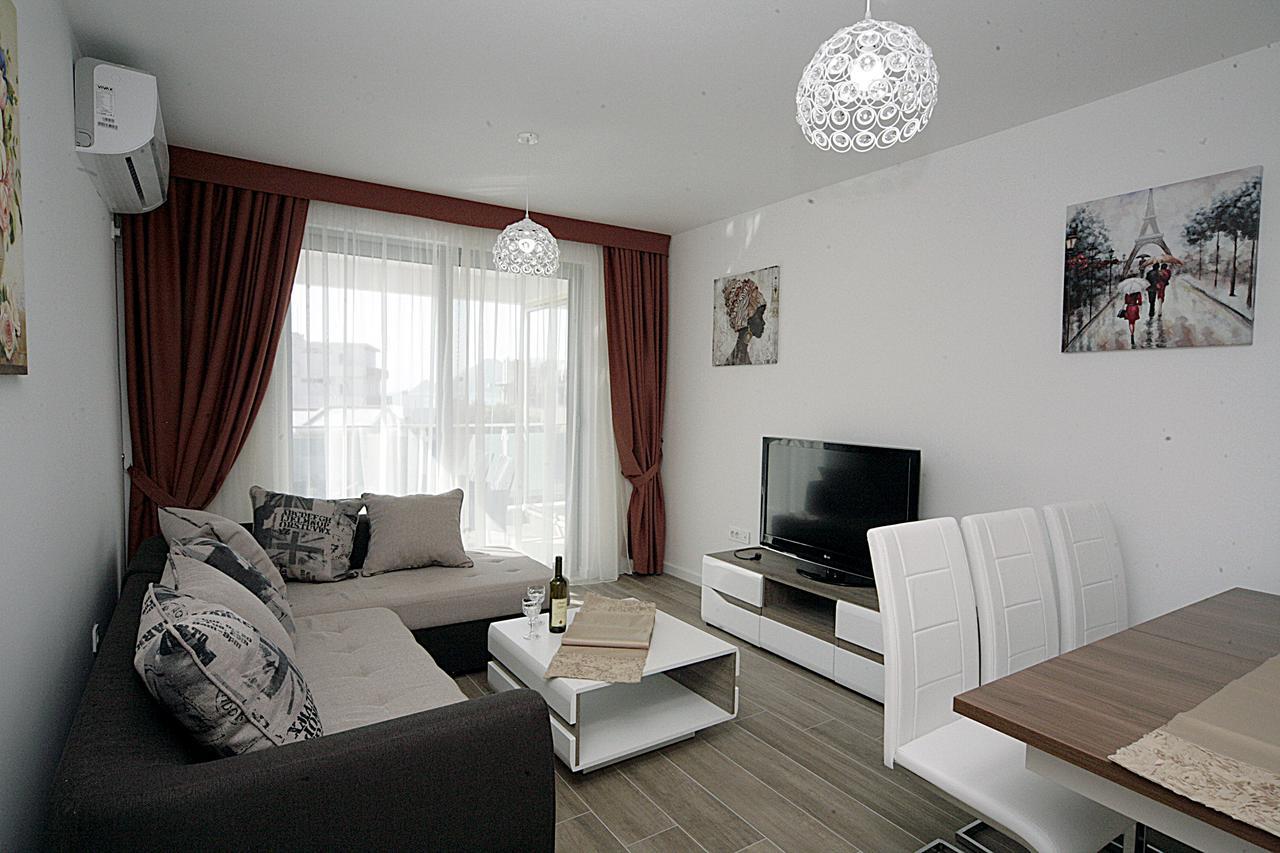 Sea Star Apartment Dobra Voda Eksteriør billede