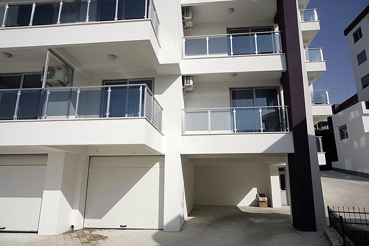 Sea Star Apartment Dobra Voda Eksteriør billede