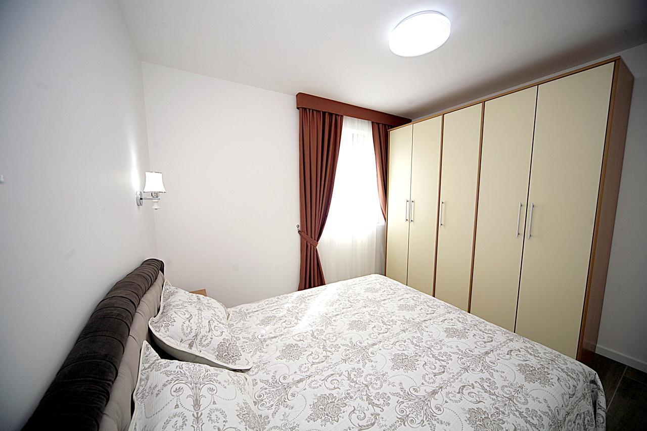 Sea Star Apartment Dobra Voda Eksteriør billede
