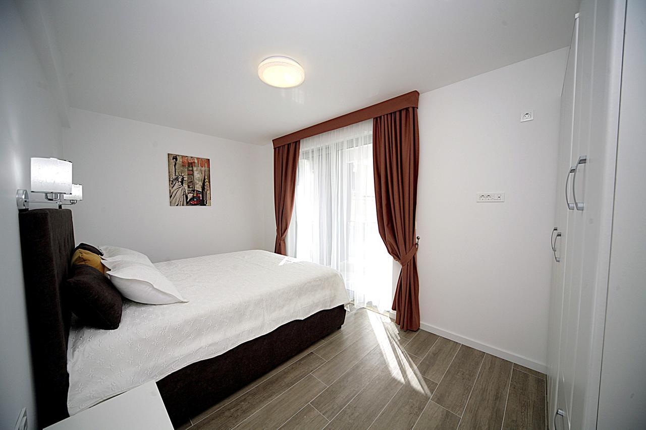 Sea Star Apartment Dobra Voda Eksteriør billede
