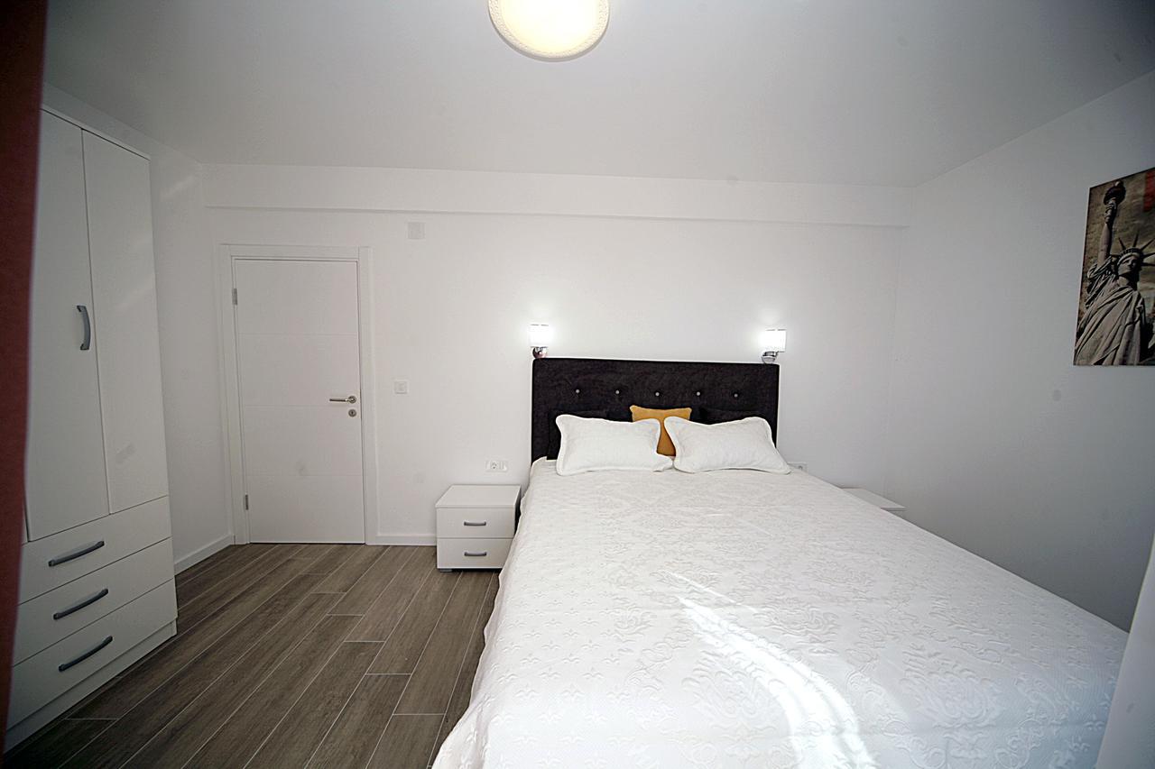 Sea Star Apartment Dobra Voda Eksteriør billede