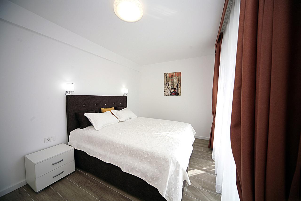 Sea Star Apartment Dobra Voda Eksteriør billede